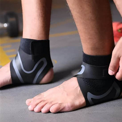 Attelle cheville soulagement douleur sur pieds, offrant soutien et confort pendant l'exercice.